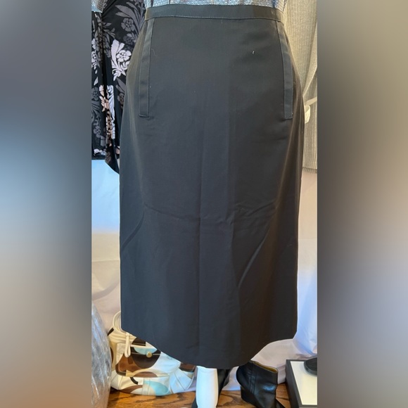 J. Crew Dresses & Skirts - J Crew Pencil skirt
